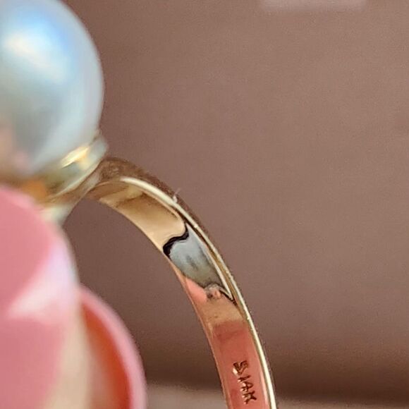 Solitaire White Pearl Ring in 14k Yellow Gold Size 7 - Picture 6 of 6